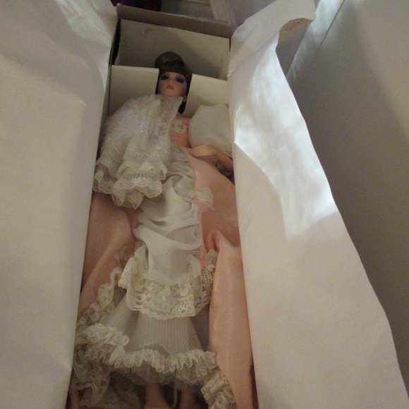 "Joy of Motherhood" Show Stopper Porcelain Doll - Picture 13 of 14